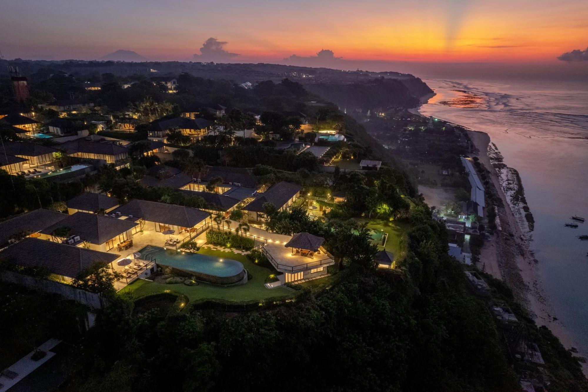 Отель Karang Saujana Улувату Экстерьер фото