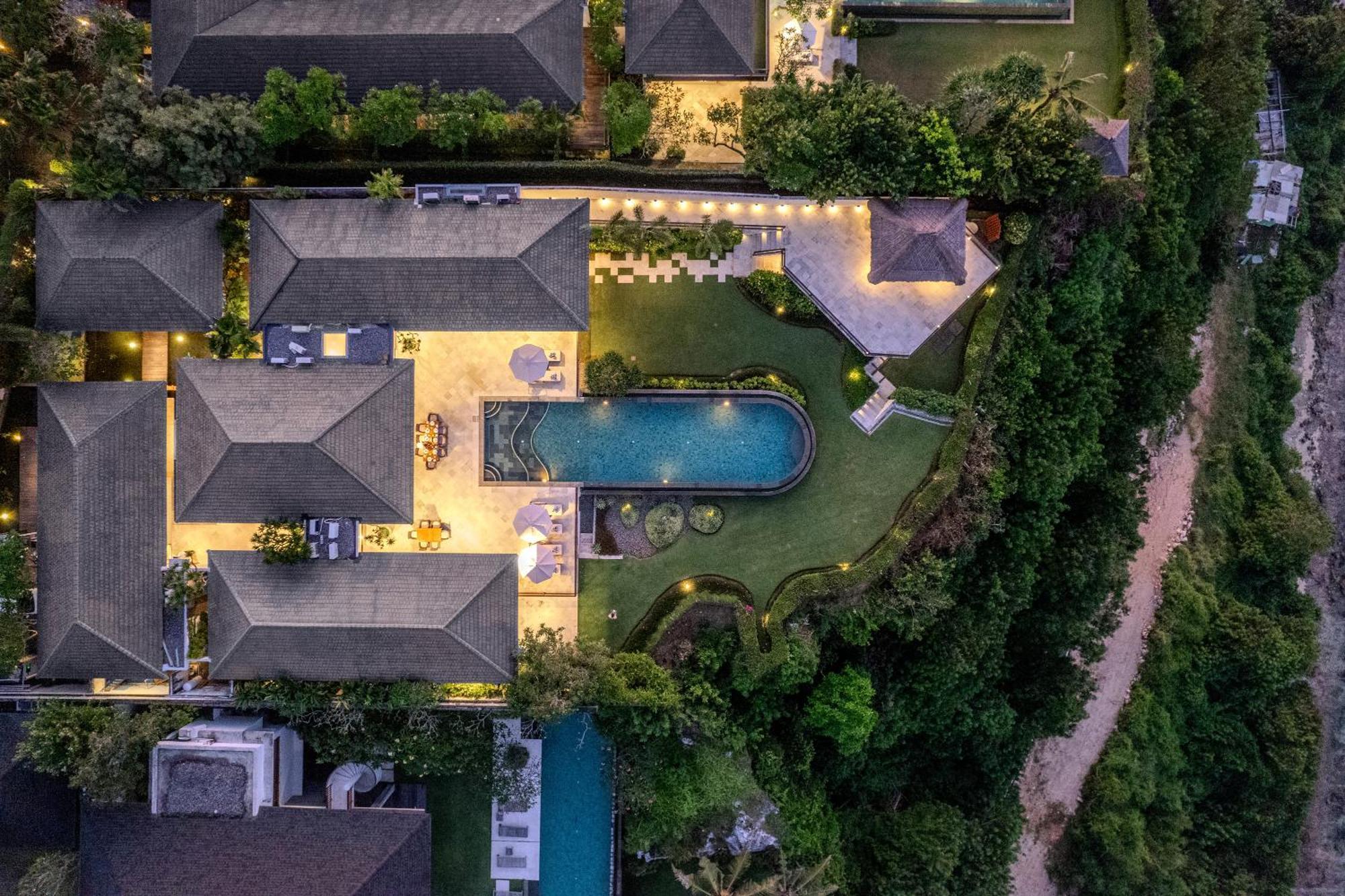 Отель Karang Saujana Улувату Экстерьер фото